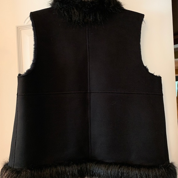 Women’s black vest - Picture 2 of 2